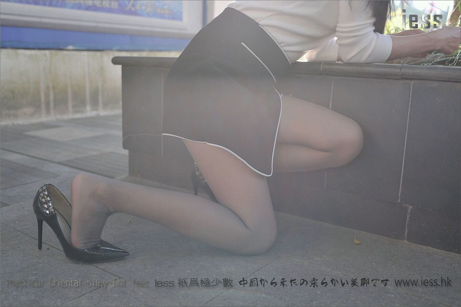 [IESS]异思趣向 素人小雪 户外灰丝